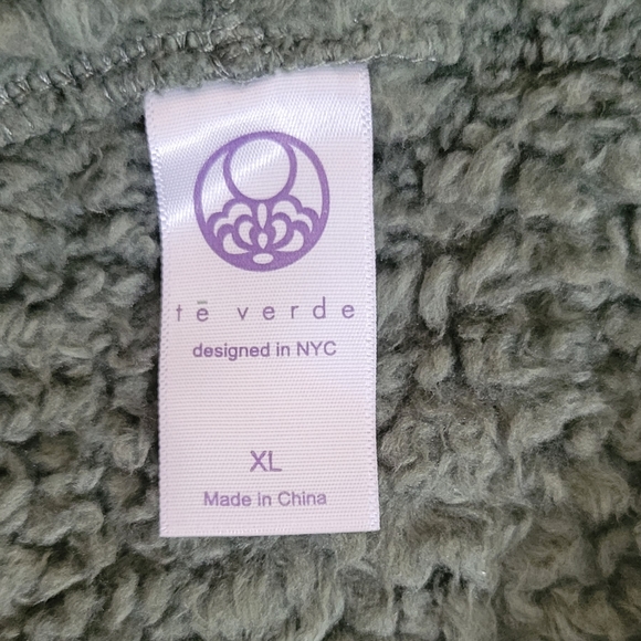 Te Verde Designed in NYC Women's Vest Hooded with Pockets Faux-Fur Sage … - Picture 11 of 12